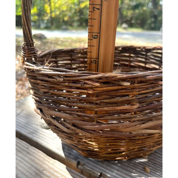 Handmade Willow Wicker Basket Vintage - Picture 9 of 12